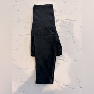Beyond Yoga (Beyond the Bump) Spacedye Midi Maternity Leggings (M) with pockets